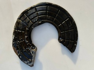 защитный кожух тормозного механизма Maserati Levante 1 поколение 2017, 3.0 л., A630HP, дизель, АКПП, blue, внедорожник 5 дв., полный привод, правый руль, 670032056