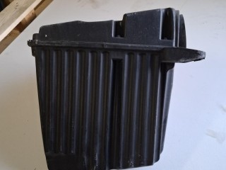 корпус воздушного фильтра Aston Martin DB9 1 поколение [рестайлинг] 2012, 4G439600CD, N