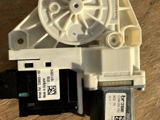 моторчик стеклоподъемника передний правый Alfa Romeo 2017, 2.0 л., бензин, АКПП, серый, полный привод, C59652102