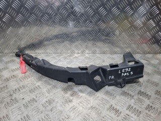 Крепление бампера переднего Volkswagen Passat B5 2000, 1.9 л., AVG, дизель, АКПП, универсал, 3B0807050C