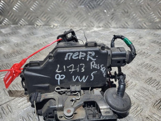 замок двери передней правой Volkswagen Passat B5 1999, 1.8 л., бензин, 5МКПП, синий, универсал