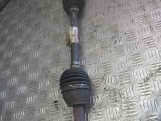 полуось передняя левая (приводной вал, ШРУС) Ford Fiesta 6 поколение 2010, 1.3 л., бензин, МКПП, хетчбэк 5 дв., 8V513B437AAA