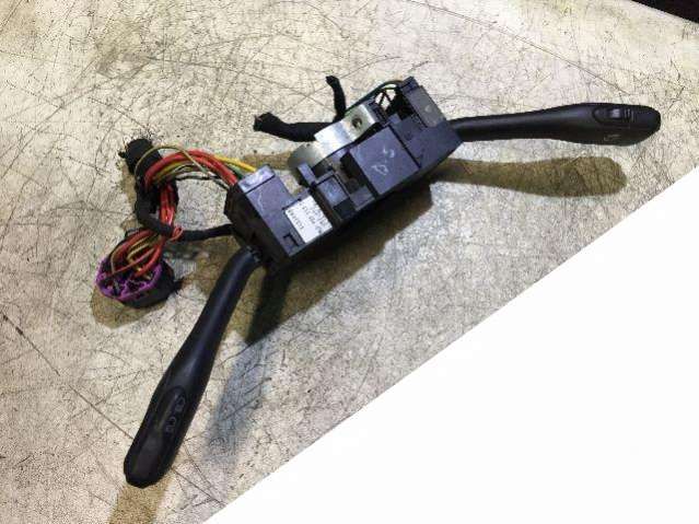 переключатель подрулевой (стрекоза) Volkswagen Passat B5 1999, 1.8 л., бензин, 8L0953513G - фото №1