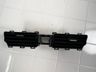 дефлектор обдува салона BMW X2 F39 2021, 1.5 л., B38 B15 A, бензин, АКПП, 64229292741