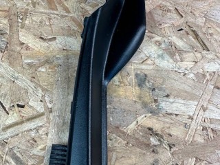 молдинг лобового стекла Lexus NX 1 поколение [рестайлинг] 2020, 2.5 л., гибрид, красный, полный привод, правый руль, 53867-78011