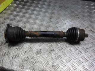 полуось передняя правая (приводной вал, ШРУС) Audi A4 B5 1999, 1.8 л., бензин, АКПП, седан