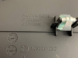 пластик Maserati Levante 1 поколение 2017, 3.0 л., A630HP, дизель, АКПП, blue, внедорожник 5 дв., полный привод, правый руль, 670043347