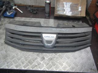 решетка радиатора Dacia Sandero 1 поколение 2010, 1.4 л., бензин, МКПП, хетчбэк 5 дв., 8200735134