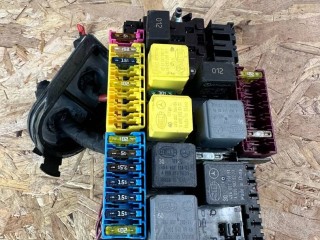 блок предохранителей Mercedes-Benz GLE W166 2018, 2.2 л., дизель, АКПП, черный, внедорожник 5 дв., правый руль, A1669068201