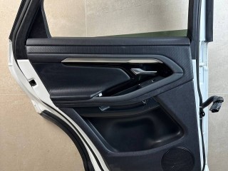 обшивка двери задняя левая Land Rover Range Rover Evoque L551 2020, 2.0 л., бензин, АКПП, белый, внедорожник 5 дв., полный привод, правый руль, LR114660