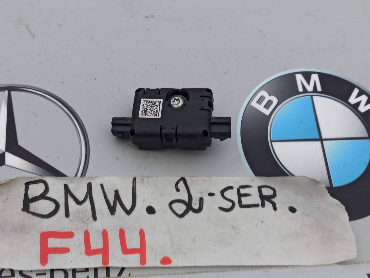 антенна BMW 2 серия F44 2020, 2.0 л., бензин, хетчбэк 5 дв., полный привод, правый руль, 6832256 - фото №1