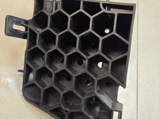 крепление аккумулятора Mercedes-Benz C AMG W204 2009, 6.3 л., бензин, АКПП, серый, седан, задний привод, A2046190048