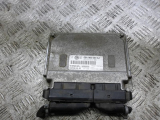 блок управления двигателем Volkswagen Golf 3 поколение 2000, 1.6 л., бензин, АКПП, хетчбэк 5 дв., 06A906033AJ