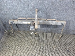 прицепное устройство (фаркоп) Volkswagen Golf 4 поколение 2002, 1.9 л., дизель, МКПП, универсал, 1J9803881E