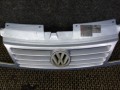 решетка радиатора Volkswagen Sharan 1 поколение 1998, 1.8 л., бензин, МКПП, минивэн, 7M0853651 - фото №2