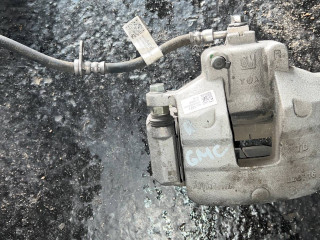 суппорт передний правый GMC Terrain 2 поколение 2020, 1.5 л., бензин, АКПП, внедорожник 5 дв., передний привод