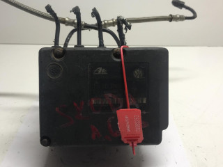 блок ABS Skoda Octavia 1 поколение (A4) 1997, 1.6 л., бензин, 5МКПП, хетчбэк 5 дв., 1J0907379, 1J0614117A