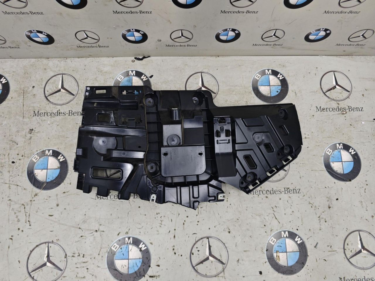 Крепление бампера переднего BMW XM G09 2023, 4.4 л., бензин, c5y, полный привод, 9450906 - фото №1