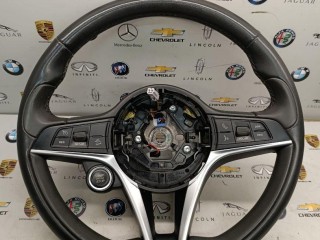 руль Alfa Romeo Stelvio 1 поколение 2018, 01561247300