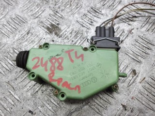 активатор (привод) замка двери Volkswagen Transporter T4 1992, 2.4 л., дизель, МКПП, микроавтобус, 701959783