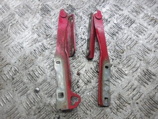 петля капота Dacia Sandero 1 поколение 2009