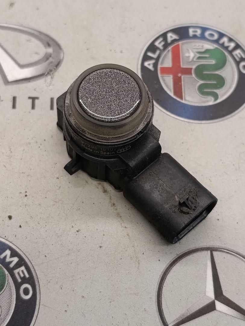 парктроник передний Alfa Romeo Giulia 2 поколение 2017, 2.0 л., бензин, полный привод, 0263033984, 735643800 - фото №1