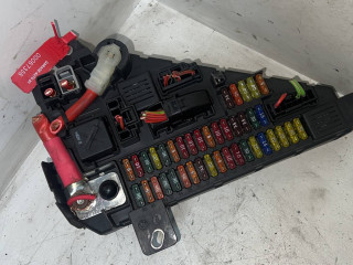 блок предохранителей BMW 5 серия E60/E61 2006, 2.0 л., дизель, МКПП, бордо, универсал, 690661901, 690661805, 518956040