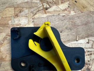 захватный крюк капота Alfa Romeo 2017, 2.0 л., бензин, АКПП, серый, полный привод