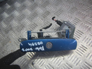 ручка крышки багажника Volkswagen Polo 4 поколение [рестайлинг] 2007, 1.4 л., бензин, МКПП, хетчбэк 5 дв., 6Q6827297F