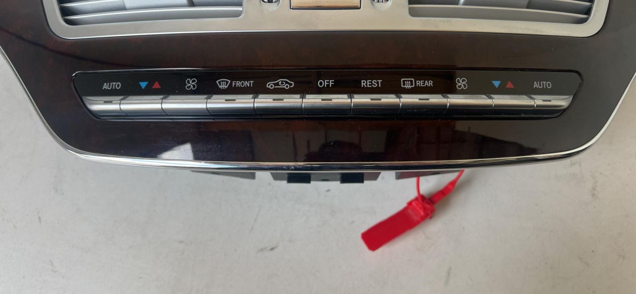 блок управления печки / климат-контроля Mercedes-Benz S-Класс W221 2008, 5.5 л., M 273.961, бензин, АКПП, седан, задний привод, A2218701158, A2218704658, A2214421323 - фото №1