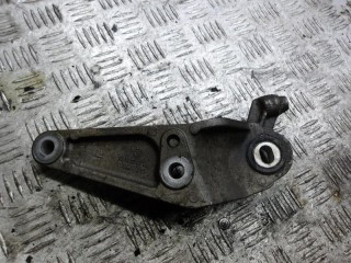 кронштейн КПП Opel Corsa D 2008, 13130723LQ