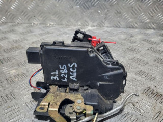 замок двери задней левой Audi A6 4B/C5 2000, 2.4 л., AML, бензин, 5МКПП, универсал