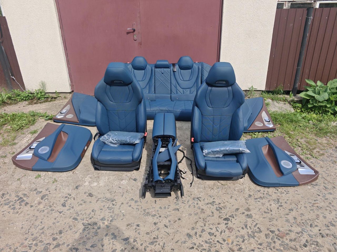 салон (комплект сидений) BMW XM G09 2023, 4.4 л., бензин, c5y, полный привод - фото №1