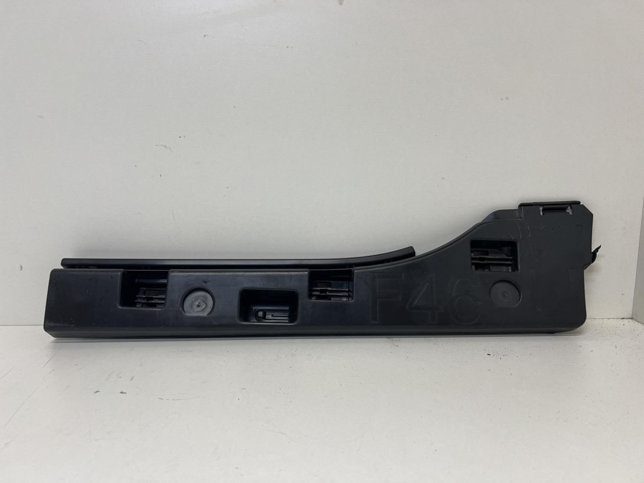 накладка на порог BMW 2 серия Active Tourer F45 2015, 2.0 л., бензин, АКПП, черный, хетчбэк 5 дв., 51777318861 - фото №1