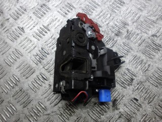 замок двери задней левой Skoda Roomster 1 поколение 2007, 1.4 л., бензин, МКПП, универсал, 5J7839015A