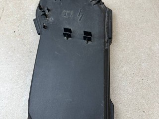 крышка блока предохранителей Mercedes-Benz GLK-Класс X204 [рестайлинг] 2014, 2.2 л., дизель, АКПП, белый, внедорожник 5 дв., полный привод, A2045400082