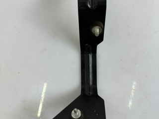 кронштейн (крепление) Maserati Levante 1 поколение 2017, 3.0 л., A630HP, дизель, АКПП, blue, внедорожник 5 дв., полный привод, правый руль