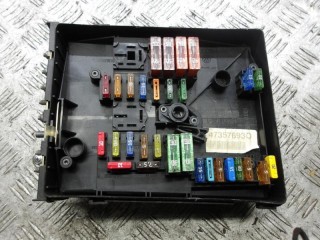 блок предохранителей Volkswagen Golf 4 поколение 2006, 1K0937125A