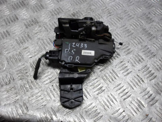 замок двери передней правой Volkswagen Passat B5 [рестайлинг] 2002, 1.6 л., бензин, МКПП, универсал, 6X1837014C