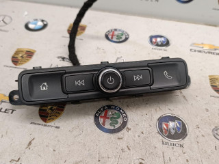 панель управления магнитолой GMC Terrain 2 поколение 2019, 1.5 л., бензин, передний привод, 84491776