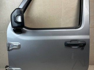 дверь передняя левая Jeep 2021, 2.0 л., бензин, АКПП, серебристый, внедорожник 5 дв., полный привод, правый руль, 68281911AK
