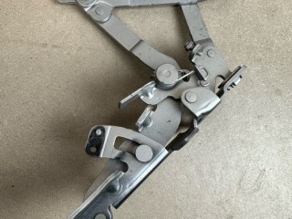 петля капота правая Mercedes-Benz S-Класс W222 [рестайлинг] 2018, 2.9 л., OM 656.929, дизель, АКПП, седан, задний привод, правый руль, A2228800228