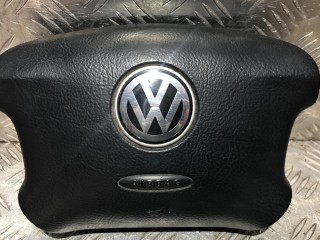 подушка безопасности водителя Volkswagen Golf 4 поколение 2001, 1.6 л., бензин, МКПП, хетчбэк 5 дв., 3B0880201AN