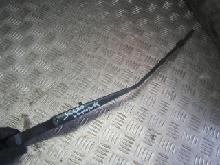 щеткодержатель (поводок стеклоочистителя, дворник) Mercedes-Benz Sprinter 1 поколение (W901-905) [рестайлинг] 2002, 2.2 л., дизель, МКПП, микроавтобус