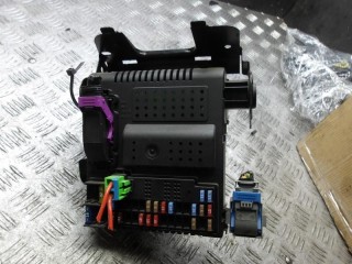 блок предохранителей Volvo V70 2 поколение [рестайлинг] 2005, 2.4 л., дизель, МКПП, универсал, 30728542