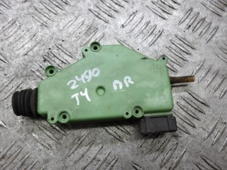 активатор (привод) замка двери Volkswagen Transporter T4 1998, 1.9 л., дизель, МКПП, микроавтобус, 701959781