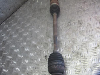 полуось передняя правая (приводной вал, ШРУС) Renault Clio 2 поколение [2-й рестайлинг] 2009, 1.2 л., бензин, МКПП, хетчбэк 5 дв.