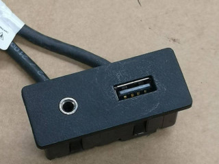 разъем AUX / USB Porsche Cayenne 958 [рестайлинг] 2016, 3.0 л., дизель, правый руль, 7PP035724D