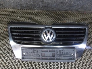 решетка радиатора Volkswagen Passat B6 2006
