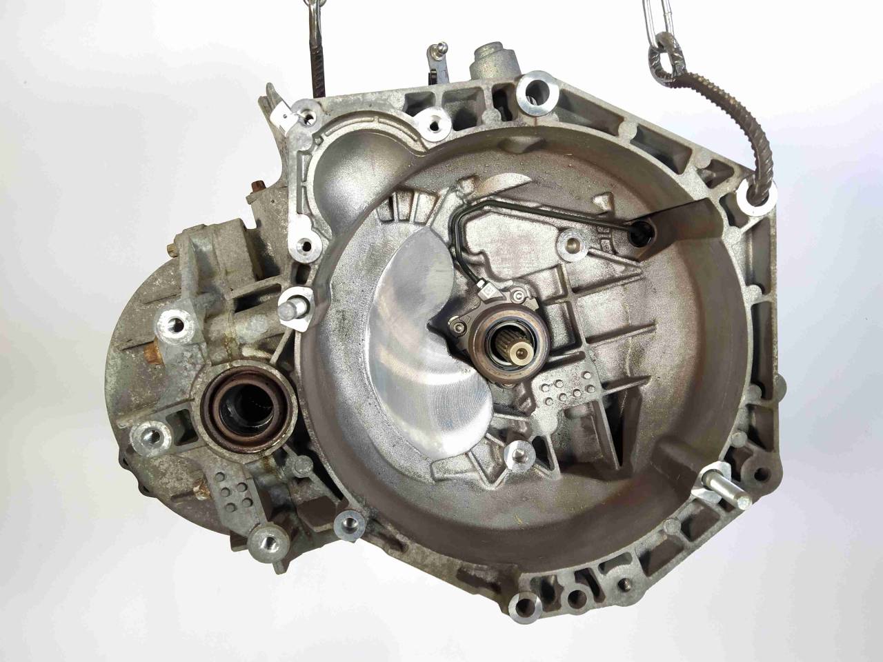 КПП механическая (МКПП) Opel Insignia 1 поколение (A) 2011, 2.0 л., CDTi, дизель, МКПП, передний привод, M32, 55194293, 55192042, 55565313, 55569882 - фото №1
